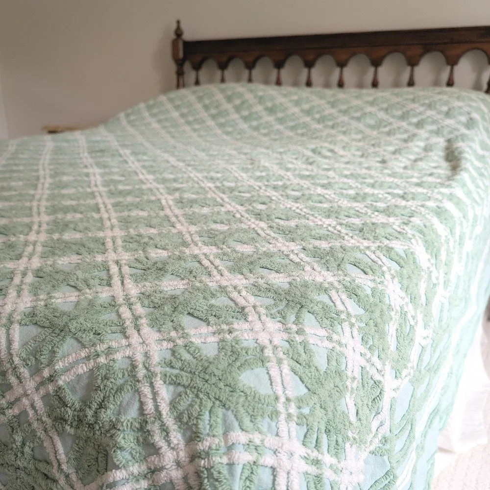 Vintage Burlington House Mint Green Chenille Bedspread White Tufted Queen